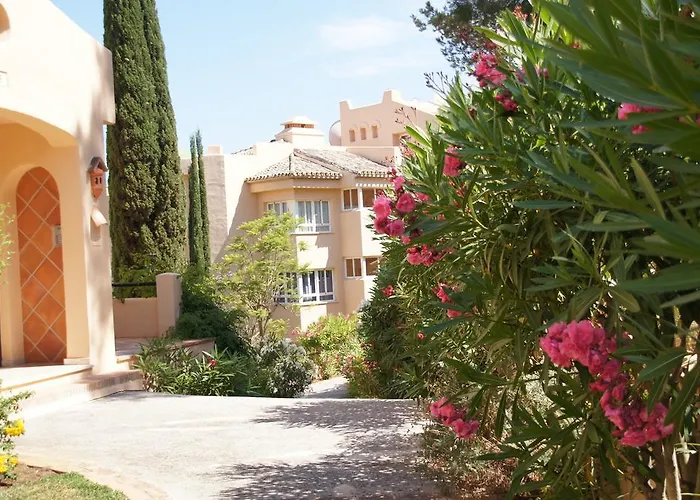 Penthouse With Sea And Golf Views 50m2 Terrace 2 Bedrooms 2 Bathrooms Elviria *