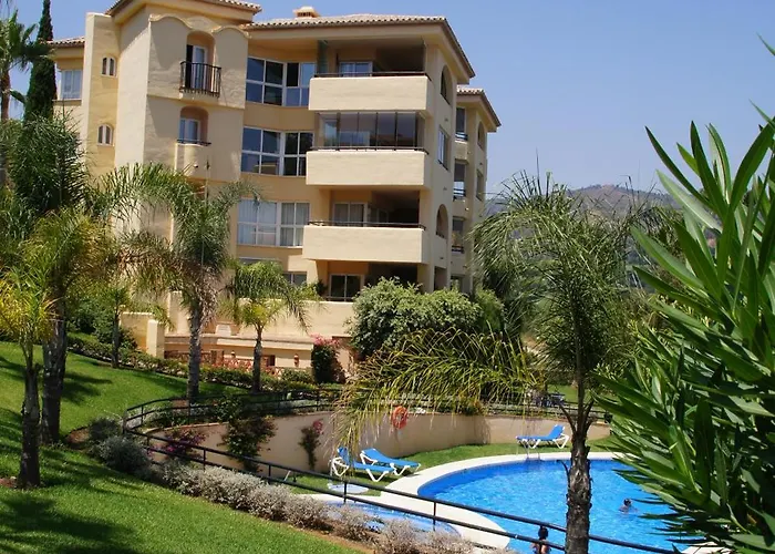 Penthouse With Sea And Golf Views 50m2 Terrace 2 Bedrooms 2 Bathrooms Elviria *