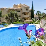 Penthouse With Sea And Golf Views 50m2 Terrace 2 Bedrooms 2 Bathrooms Elviria 公寓