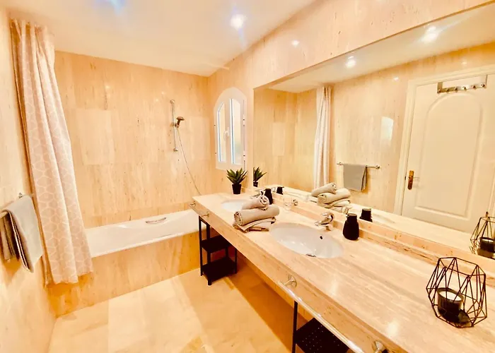 Penthouse With Sea And Golf Views 50m2 Terrace 2 Bedrooms 2 Bathrooms Elviria Appartement *