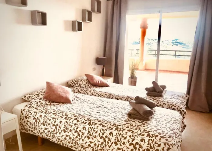 Penthouse With Sea And Golf Views 50m2 Terrace 2 Bedrooms 2 Bathrooms Elviria Appartement